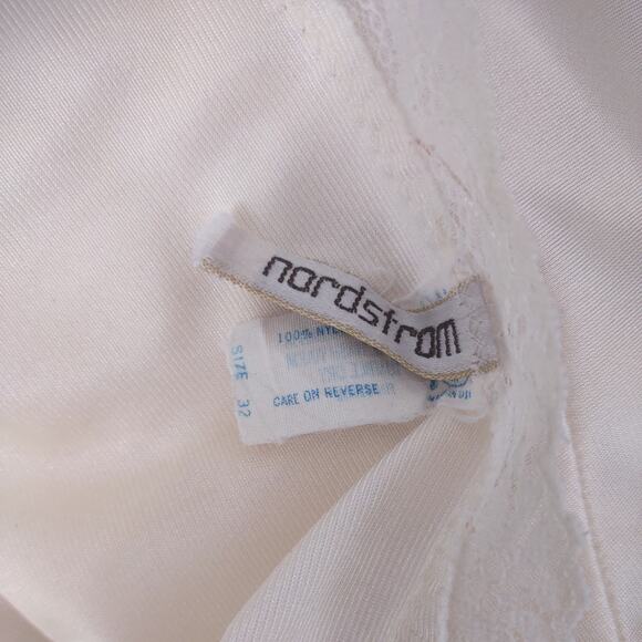 Vintage Nordstrom Cream Slip with Lace Trim, Size Medium - Picture 6 of 6